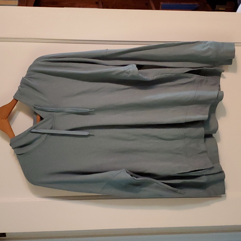 Jockey hooded green light sweatershirt. Light and breezy, side slits, women's XL